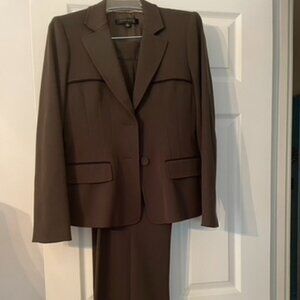 Anne Klein Vintage, dark olive pants suit